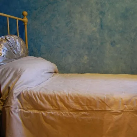 Guest house Casa Caracciolo 3*