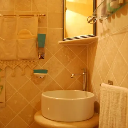 Casa Caracciolo *